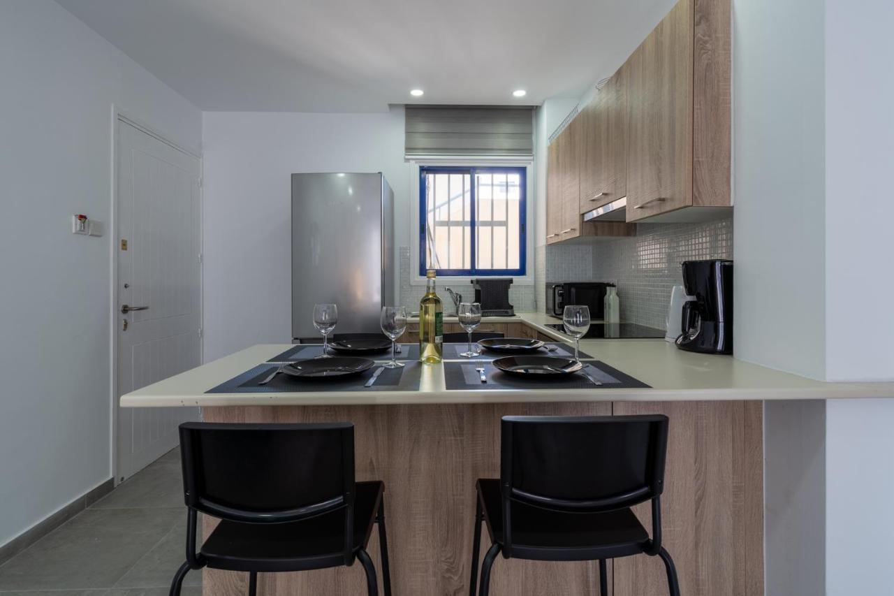 Odyssey - Captivating 2-Bedroom Retreat In Larnaca Exterior photo